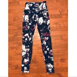 Lulu lemon multi color full length leggings size 6